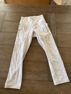 Lululemon Light Gray Stretch Active Leggings